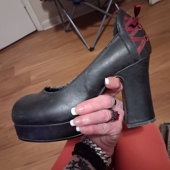 Hot Topic Black Platform Shoes with Red Accents - Picture 6 of 16
